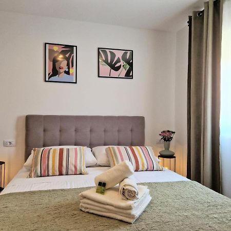 רוביני Jazz Rooms And Apartments מראה חיצוני תמונה